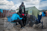 NEWS - Calais: Heftige Unruhen im "Dschungelcamp"