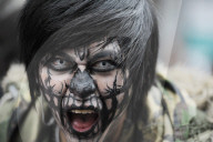 FEATURE - Spider-Dog am Zombiewalk in Mexiko
