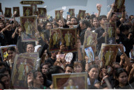 NEWS - Bankok: Thailand trauert Tag  und Nacht um König Bhumibol