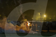 NEWS - Calais: Nachts im 'Jungle Camp' 