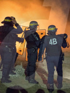 NEWS - Calais: Nachts im 'Jungle Camp' 