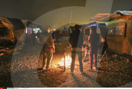 NEWS - Calais: Nachts im 'Jungle Camp' 