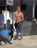 EXKLUSIV - Cody Simpson geniesst das Leben in Malibu
