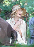 EXKLUSIV - Erste Bilder der Dreharbeiten zu "Goodbye Christopher Robin" mit Margot Robbie