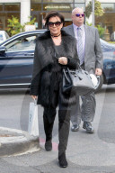 PEOPLE - Kris Jenner geht im Pelzmantel shoppen