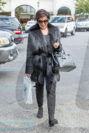 PEOPLE - Kris Jenner geht im Pelzmantel shoppen
