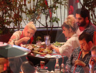PEOPLE - Kristen Stewart gšnnt sich eine Rauchpause nach dem Essen