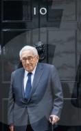 NEWS - Henry Kissinger besucht die 10 Downing Street