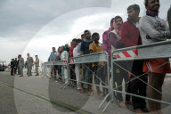 NEWS - Mittelmeer: HUnderte Flüchtlinge kommen via Seeweg nach Italien