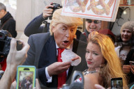 NEWS - Trump Lookalike sorgt in New York für Furore