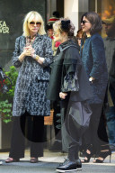 PEOPLE - PEOPLE - Bullock, Bonham Carter und Blanchett auf dem Set zu "Ocean's Eight"