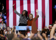 NEWS - Michelle Obama macht Hillary Clinton zusammen Wahlkampf in Winston-Salem
