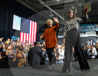 NEWS - Michelle Obama macht Hillary Clinton zusammen Wahlkampf in Winston-Salem