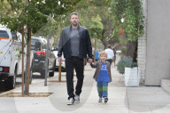 PEOPLE - Daddy on Duty: Ben Affleck mit Klein Samuel in Brentwood unterwegs