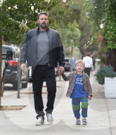PEOPLE - Daddy on Duty: Ben Affleck mit Klein Samuel in Brentwood unterwegs