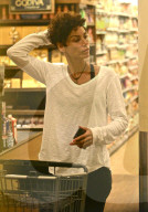 PEOPLE - Nicole Murphy bummelt in Beverly Hills