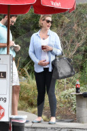 PEOPLE - Schwangere Katherine Heigl in Los Feliz unterwegs