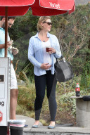 PEOPLE - Schwangere Katherine Heigl in Los Feliz unterwegs