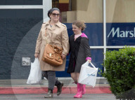 PEOPLE - Melissa McCarthy mit Klein Vivian in Los Angeles unterwegs