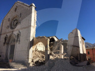 NEWS - Erdbeben in Italien: Benedikts Kirche in Nursia liegt in Trümmern
