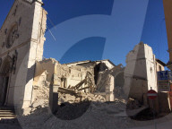 NEWS - Erdbeben in Italien: Benedikts Kirche in Nursia liegt in Trümmern