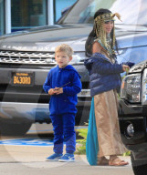 PEOPLE - Ben Affleck geht mit den Kids auf "Trick or Treat" Tour