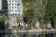 NEWS - FlÃ¼chtlinge in Paris campieren auf der Strasse