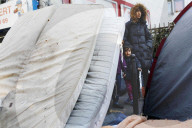NEWS - FlÃ¼chtlinge in Paris campieren auf der Strasse