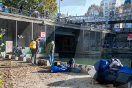 NEWS - FlÃ¼chtlinge in Paris campieren auf der Strasse