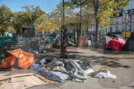 NEWS - FlÃ¼chtlinge in Paris campieren auf der Strasse