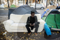 NEWS - FlÃ¼chtlinge in Paris campieren auf der Strasse