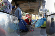 NEWS - FlÃ¼chtlinge in Paris campieren auf der Strasse