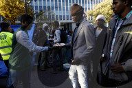 NEWS - FlÃ¼chtlinge in Paris campieren auf der Strasse