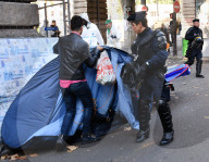 NEWS - Flüchtlinge in Paris campieren auf der Strasse