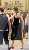 PEOPLE - London: Alexa Chung feiert bei M&S die 'Archive Collection' 