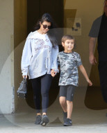 PEOPLE - Kourtney Kardashian mit Klelin Mason in Los Angeles unterwegs