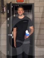 PEOPLE - Calvin hat für Taylor Swifts neuen Song nur ein Lächeln übrig