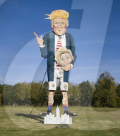 NEWS - Kent setzt Donald Trump 'unter Feuer'