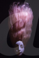 NEWS - Haarig! Ausstellung 'Hair by Sam McKnight' in London