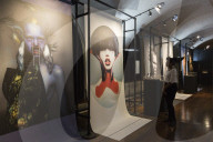 NEWS - Haarig! Ausstellung 'Hair by Sam McKnight' in London