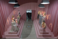 NEWS - Haarig! Ausstellung 'Hair by Sam McKnight' in London