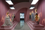 NEWS - Haarig! Ausstellung 'Hair by Sam McKnight' in London