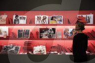 NEWS - Haarig! Ausstellung 'Hair by Sam McKnight' in London