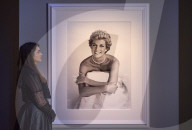 NEWS - Haarig! Ausstellung 'Hair by Sam McKnight' in London