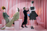 NEWS - Haarig! Ausstellung 'Hair by Sam McKnight' in London