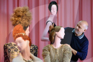 NEWS - Haarig! Ausstellung 'Hair by Sam McKnight' in London