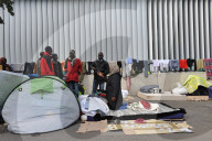 NEWS - Paris: Flüchtlinge campieren illegal mitten auf der Strasse