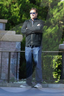 PEOPLE - Schauspieler Bob Saget turtelt im Disneyland