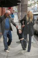 PEOPLE -  Rachel Zoe räkelt sich mit Klein Kaius in Beverly Hills
