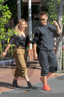 PEOPLE - Hilary Duff und Jason Walsh turteln in Beverly Hills
